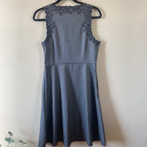 Banana Republic Fit and Flare Dress Grey Black Lace Tweed size 8 Short Mini - Picture 4 of 5